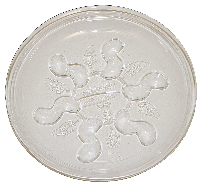 Saucer Plus Plant Saucer, 14-inch Diameter, Durable Plastic With Decorative Feet