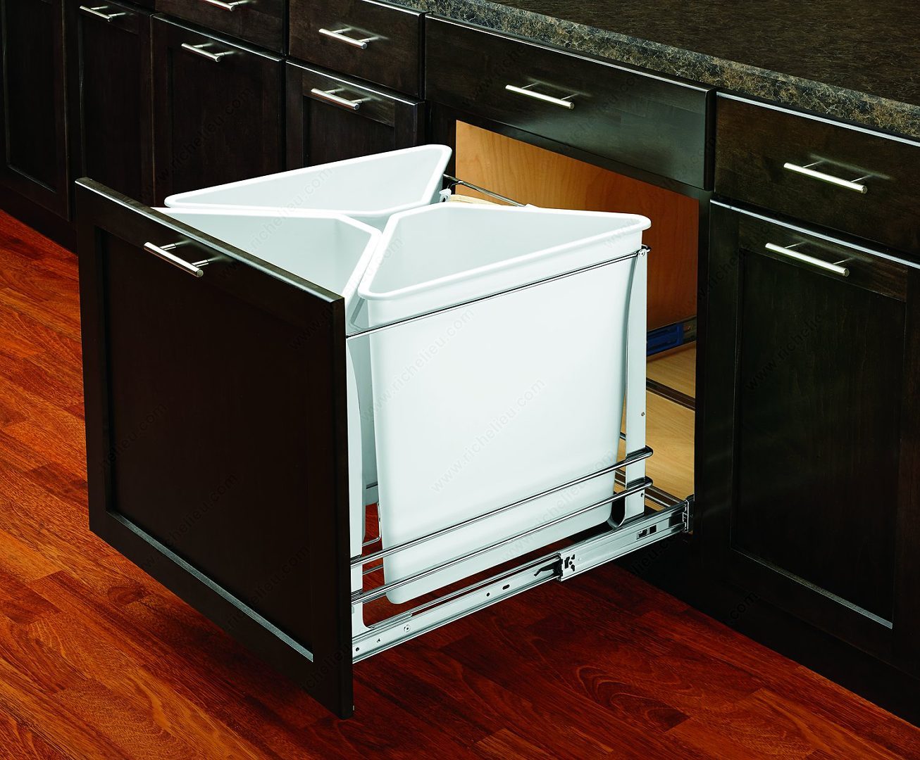 Richelieu 5BBSCWMDM24W Rev-A-Shelf 4-Bin Recycling Center