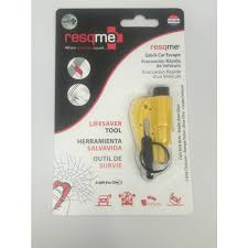 Emergency Escape Tool With Keychain – Compact Window Hammer & Seat Belt Cutter